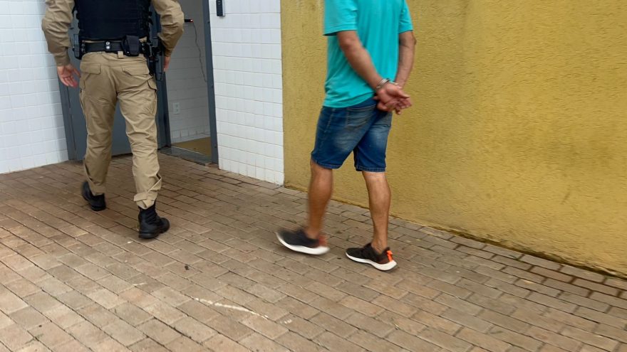 Homem é detido no Cancelli após ameaçar a companheira
