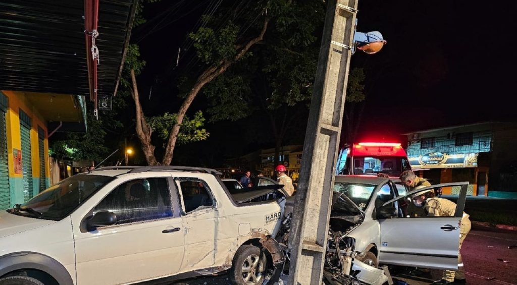 Motorista fica gravemente ferido após acidente em Maringá
