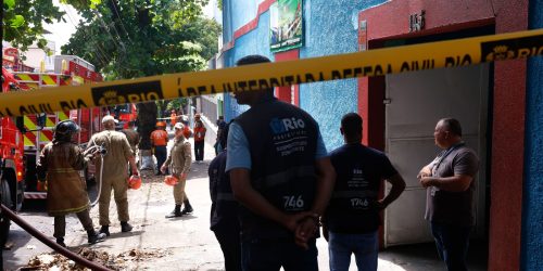 Após incêndio, prefeito diz que escolas de samba não serão rebaixadas Imagem referente a Após incêndio, prefeito diz que escolas de samba não serão rebaixadas