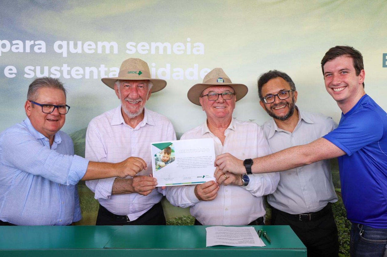 BRDE repassa recursos de incentivos fiscais para projetos sociais no Show Rural BRDE repassa recursos de incentivos fiscais para projetos sociais no Show Rural