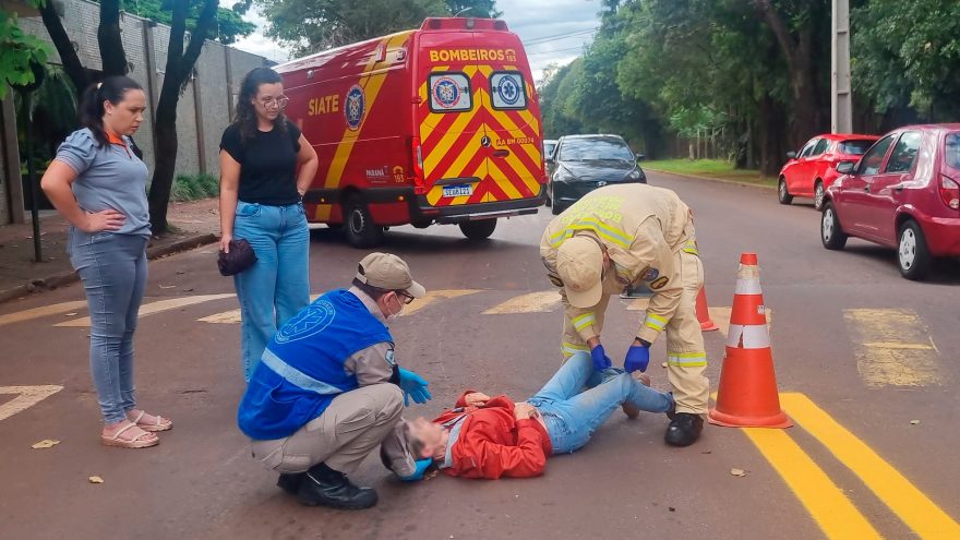 Três acidentes simultâneos provocados por “microesferas de pó de vidro” mobilizam Siate na rua Fortunato Bebber