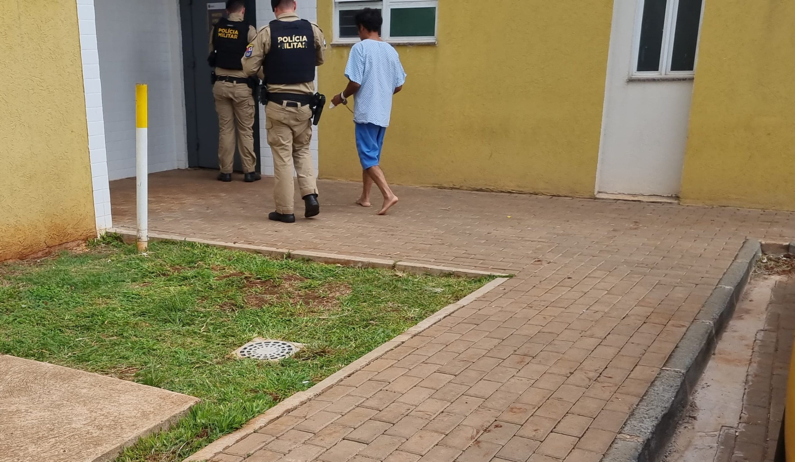 Homem que foi parar no HUOP após causar violência doméstica em Quedas recebe alta mas é preso Homem que foi parar no HUOP após causar violência doméstica em Quedas recebe alta mas é preso