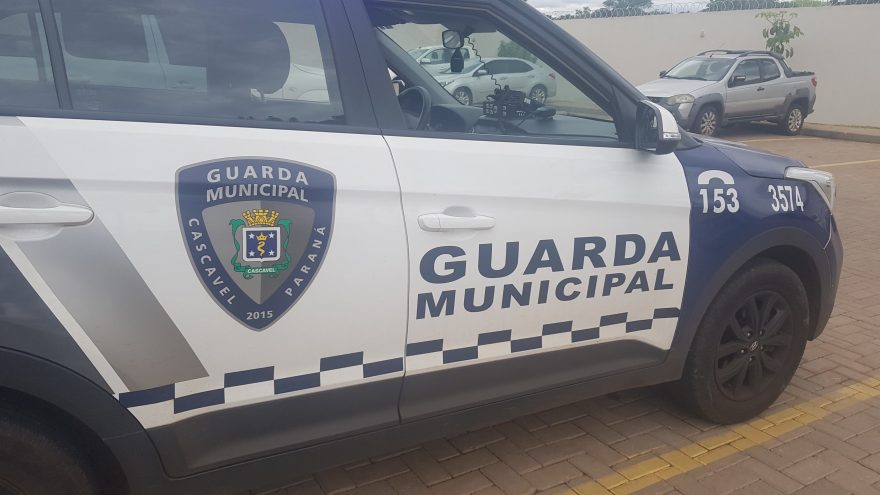 Homem saca R$ 4,5 mil da conta da esposa e, após briga, diz que vai embora; conflito na rodoviária mobiliza GM