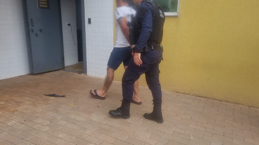 Homem é detido após agredir esposa e desacatar Guarda Municipal no Cascavel Velho