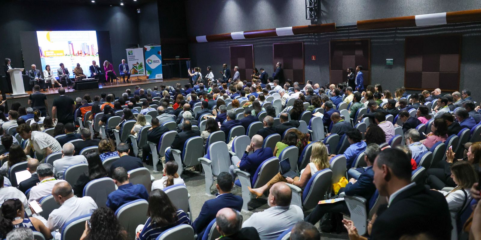 Prefeitos buscam apoio contra mudanças climáticas Prefeitos buscam apoio contra mudanças climáticas