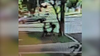 Vídeo mostra momento em que jovem é esfaqueado no Bairro São Cristóvão, em Cascavel