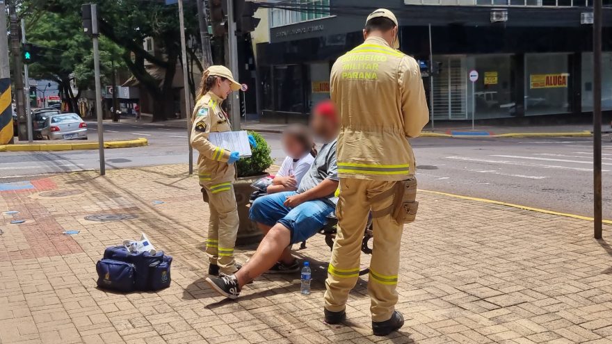 Pai e filha ficam feridos em acidente de trânsito no Centro