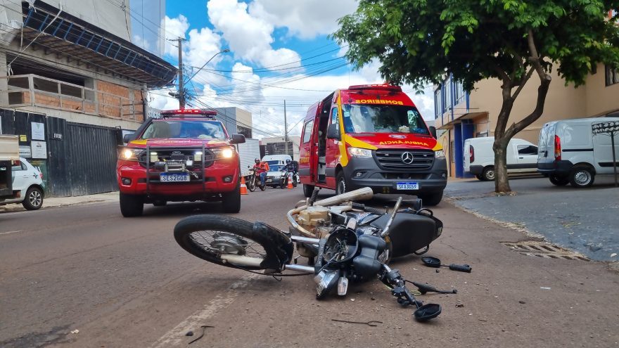 Motociclista fica ferido em acidente de trânsito na Rua Cuiabá