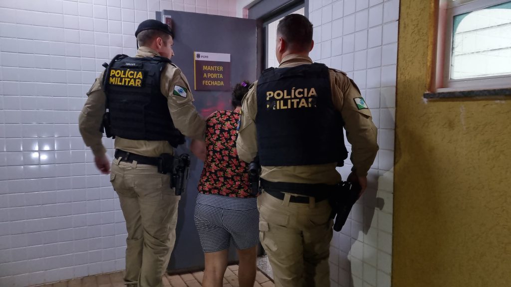 Suspeita de esfaquear idoso no Bairro XIV de Novembro é presa