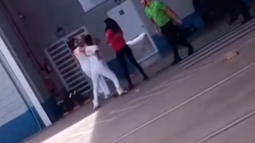 Mulheres trocam agressões após discussão em atacadista