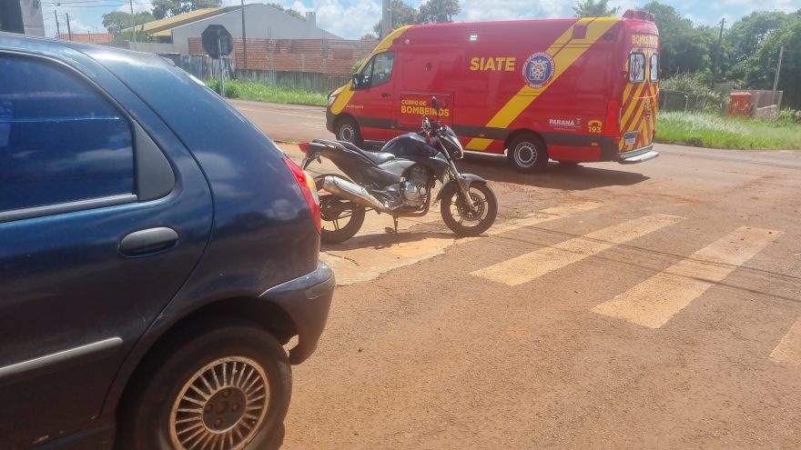 Motociclista é socorrido pelo Siate na Rua Goiás após acidente