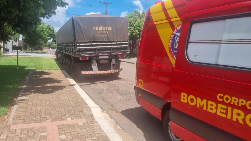 Mãe e filha ficam feridas em acidente de trânsito na Rua Prates