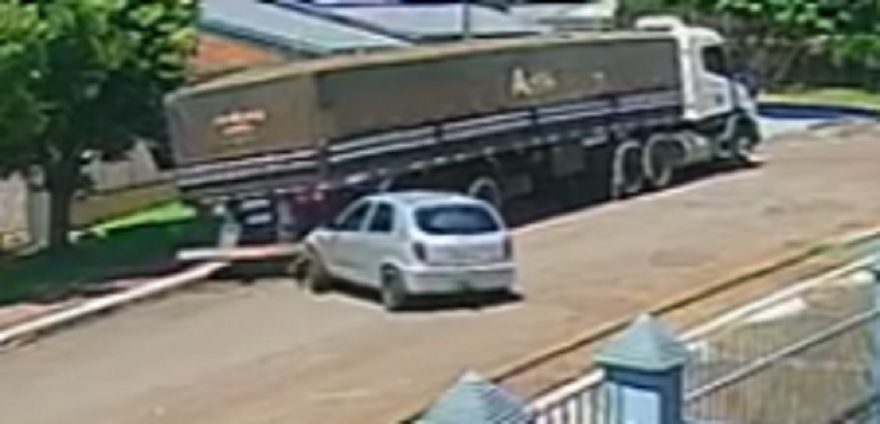 Veja como foi acidente na Rua Prates que deixou mãe e filha feridas