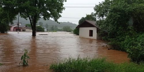 Inmet e Defesa Civil do RS emitem alerta para risco de chuvas intensas Imagem referente a Inmet e Defesa Civil do RS emitem alerta para risco de chuvas intensas