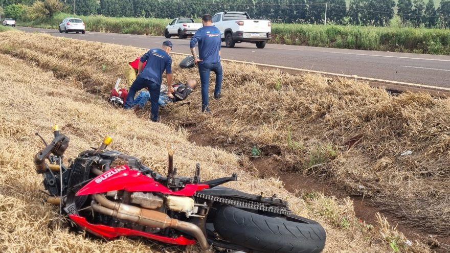 Motociclista fica ferido em acidente de trânsito na BR-467, em Cascavel