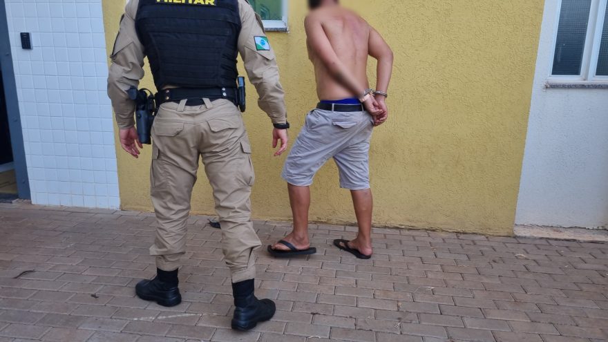 Machão de cozinha é detido após agredir companheira no Morumbi