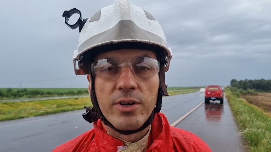 Apesar da energia do capotamento, felizmente foi uma vítima com ferimentos leves, relata oficial dos Bombeiros