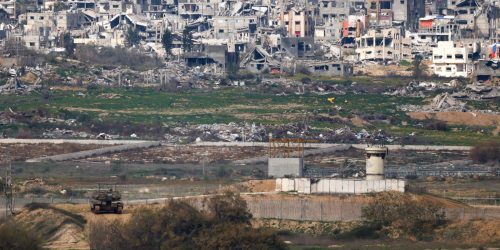 Hamas confirma libertação de seis reféns Imagem referente a Hamas confirma libertação de seis reféns