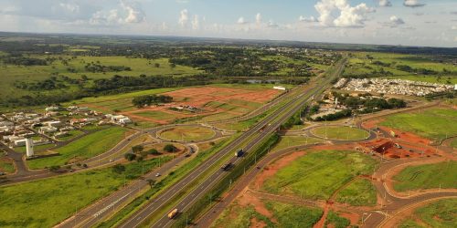 BNDES prevê até R$ 30 bilhões para concessões de rodovias em 2025 Imagem referente a BNDES prevê até R$ 30 bilhões para concessões de rodovias em 2025