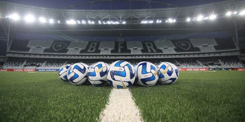 Jogadores fazem campanha nas redes sociais contra gramados sintéticos Imagem referente a Jogadores fazem campanha nas redes sociais contra gramados sintéticos
