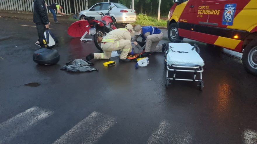 Carro e moto se envolvem em acidente perto do Ecopark Oeste