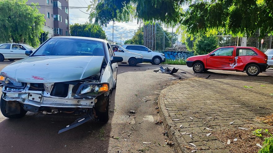 Gols colidem no bairro Coqueiral