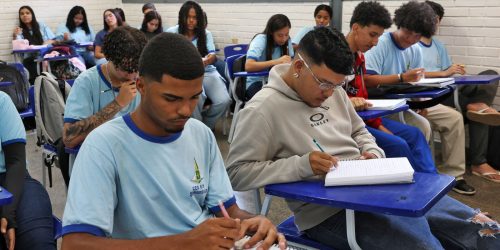 Estudantes apontam impactos do Pé-de-Meia Imagem referente a Estudantes apontam impactos do Pé-de-Meia