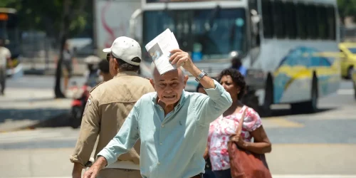 Calor levou mais de 5 mil pessoas a buscar atendimento no Rio em 2025 Imagem referente a Calor levou mais de 5 mil pessoas a buscar atendimento no Rio em 2025