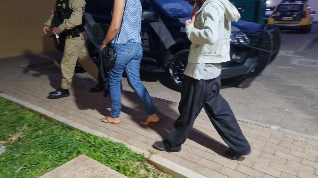 Suposta ameaça entre alunas de colégio estadual vai parar na delegacia