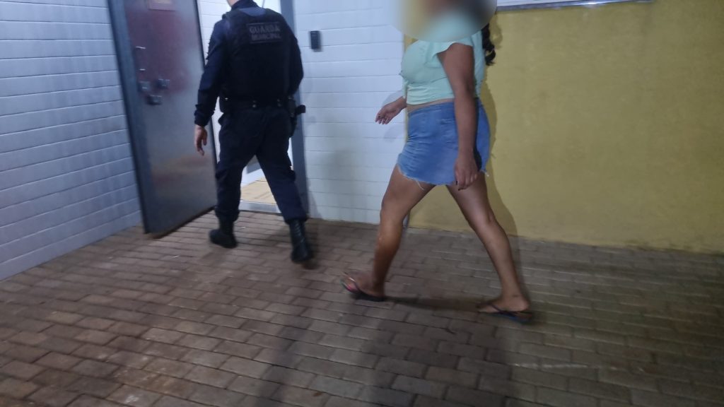 Crise familiar: Mulher tem surto e marido chama GM para proteger filhos