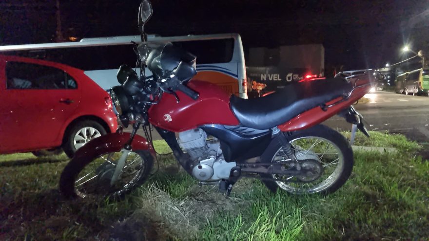Motociclista fica ferido em acidente de trânsito na Av. das Torres