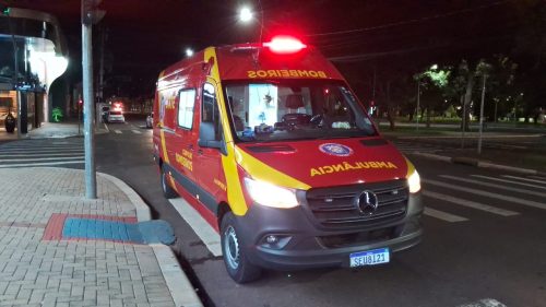 Funcionário de farmácia fica ferido ao cair de plano elevado no centro de Cascavel Imagem referente a Funcionário de farmácia fica ferido ao cair de plano elevado no centro de Cascavel