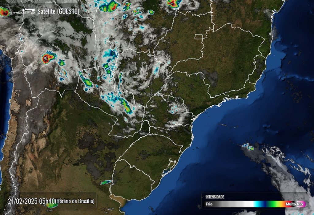 Sextou com temperaturas acima dos 30°C e possibilidade de chuva em Cascavel