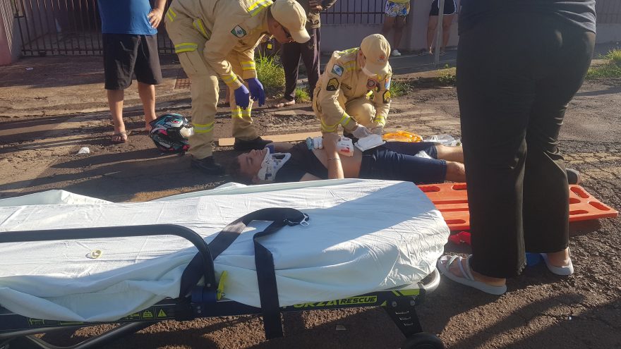 Motociclista tem lesão grave após colisão com carro no Santa Felicidade