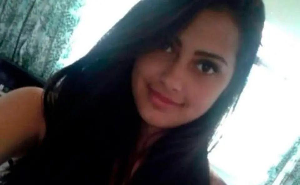 Jovem vendedora ambulante é esfaqueada em bar e não resiste