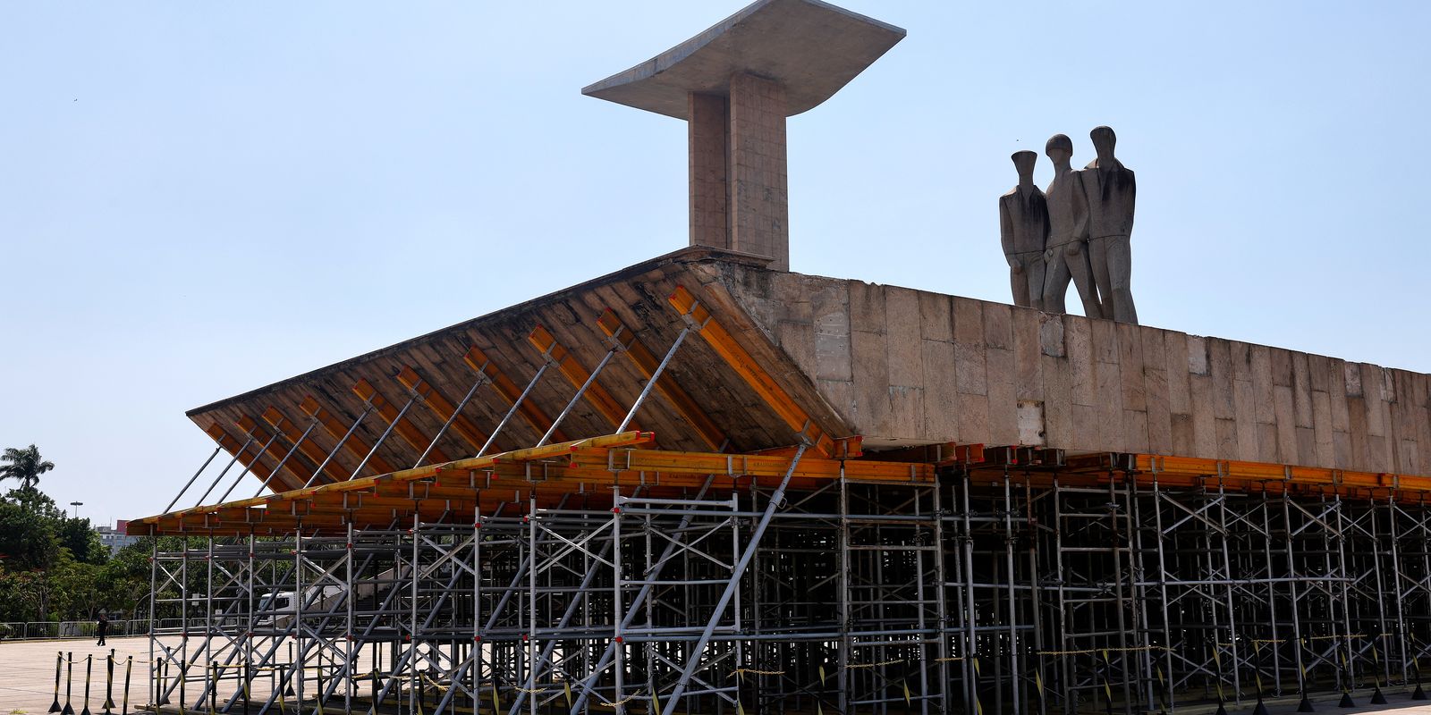 BNDES e Ministério da Defesa vão restaurar Monumento aos Pracinhas BNDES e Ministério da Defesa vão restaurar Monumento aos Pracinhas