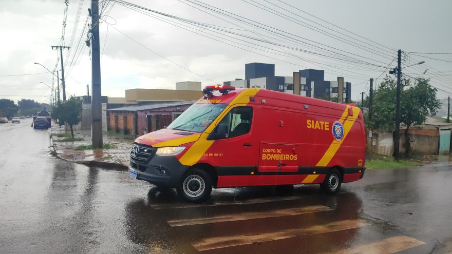 Homem é socorrido pelo Siate após surto no bairro Brasmadeira