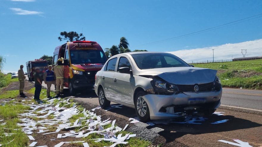 Passageira de Voyage é socorrida após acidente na BR-277