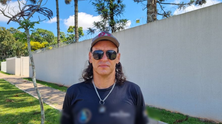 Acusada de furto, jovem denuncia preconceito e injustiça após passar noite na cadeia