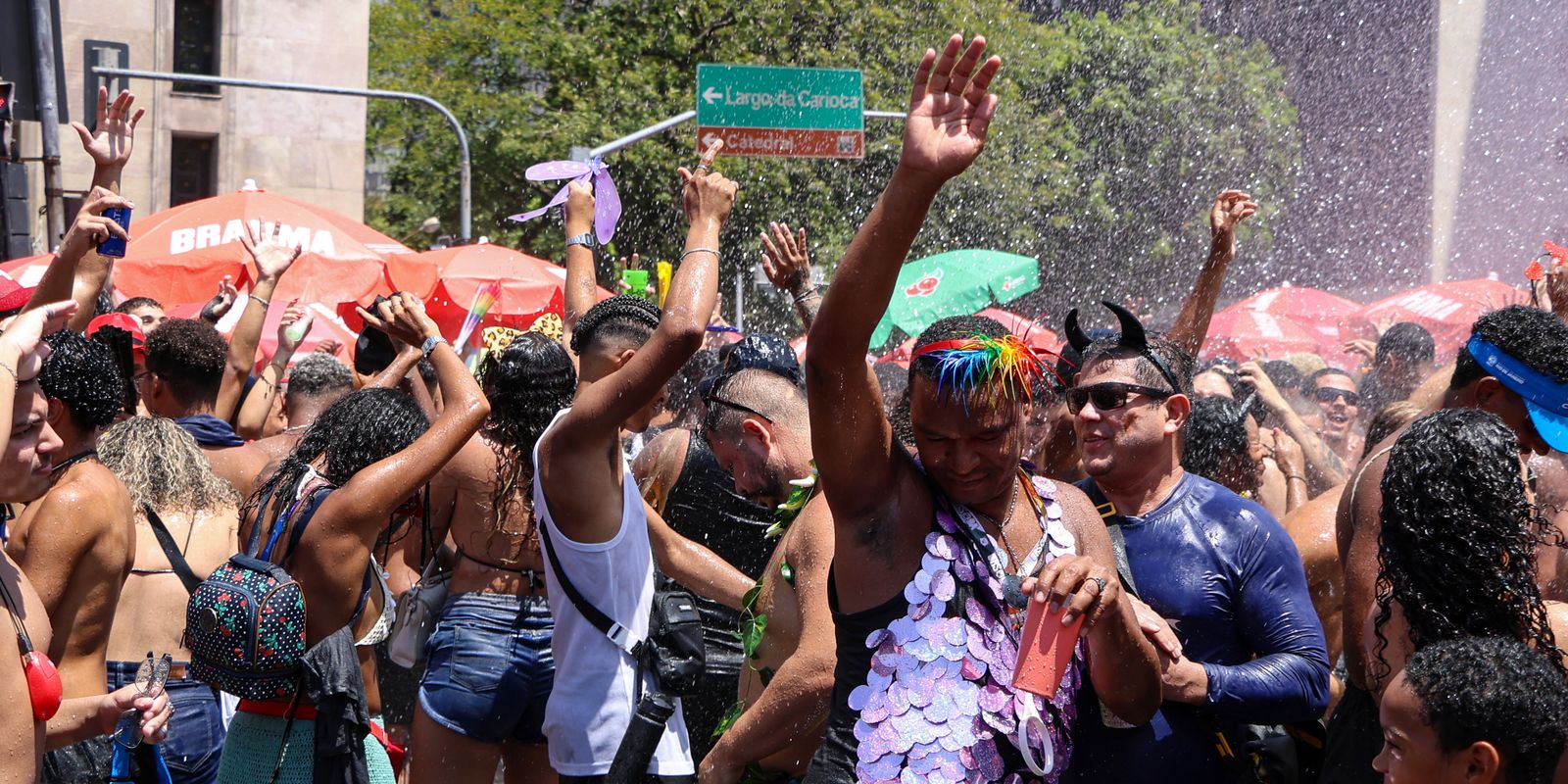 Blocos de rua gratuitos são atração preferida de quem curte carnaval Blocos de rua gratuitos são atração preferida de quem curte carnaval