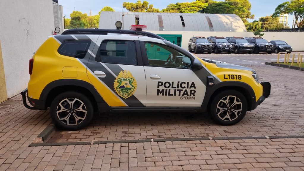 Motorista é preso após bater carro contra BMW