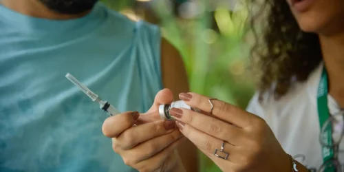 Entenda a relação entre a infecção por VSR e a bronquiolite Imagem referente a Entenda a relação entre a infecção por VSR e a bronquiolite