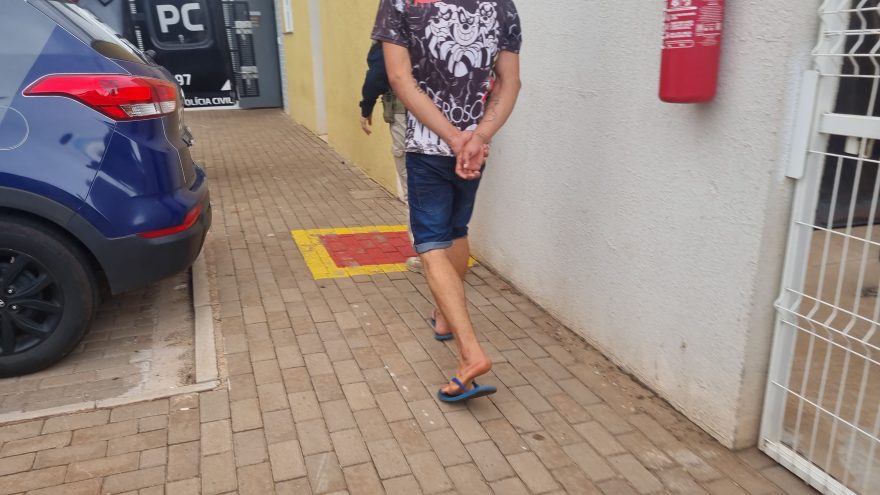 Motorista sem CNH e fazendo zigue-zague é detido pela PRF na BR-277