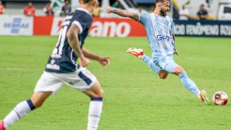 Com emoção, Remo e Paysandu ficam no empate pelo Campeonato Paraense Com emoção, Remo e Paysandu ficam no empate pelo Campeonato Paraense