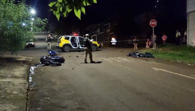 Moto parte ao meio e piloto morre em grave acidente no Centro de Cascavel Imagem referente a Moto parte ao meio e piloto morre em grave acidente no Centro de Cascavel