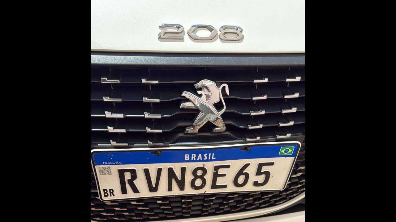 Foi perdido uma placa de Peugeot 208 no bairro Centro
