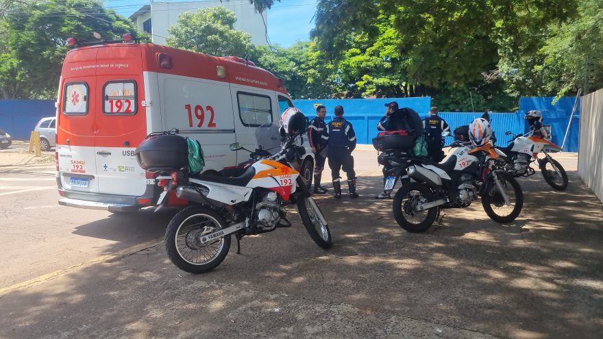 Mulher desmaia e cai no meio da via no Bairro Parque Verde, em Cascavel