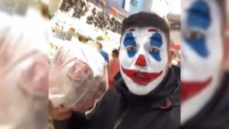 Torcedor que arremessou cabeça de porco em jogo do Palmeiras x Corinthians é preso