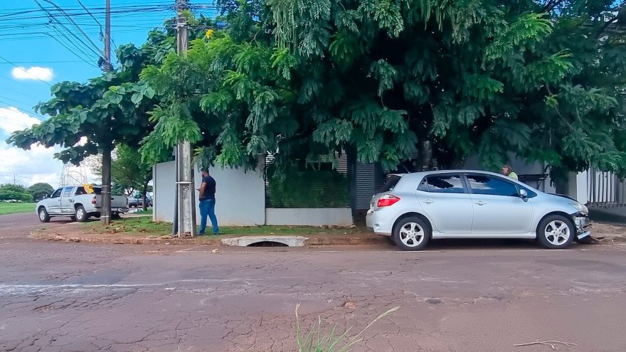 Auris e S10 colidem no bairro Parque Verde