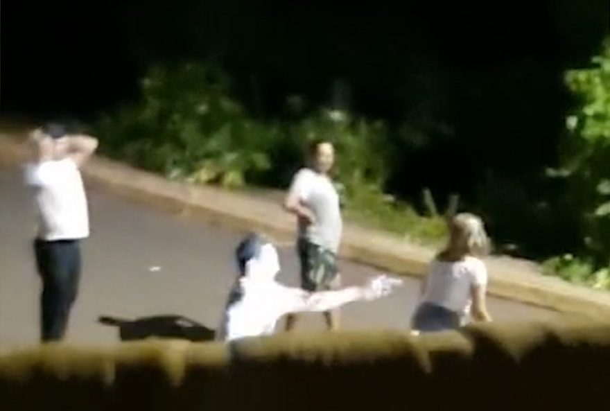 Imagens fortes: Vídeo mostra homem puxando arma para PM e morrendo em confronto